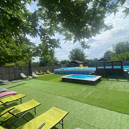 Camping Familial Les Chalets D'Uza Εξωτερικό φωτογραφία