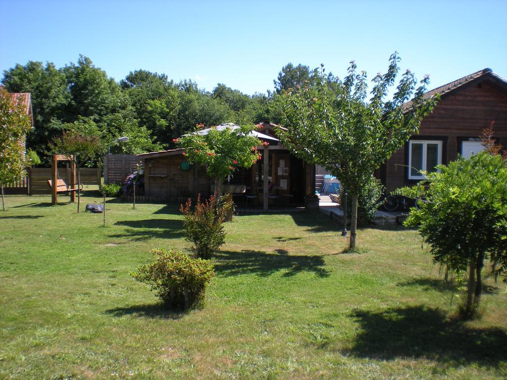 Camping Familial Les Chalets D'Uza Εξωτερικό φωτογραφία