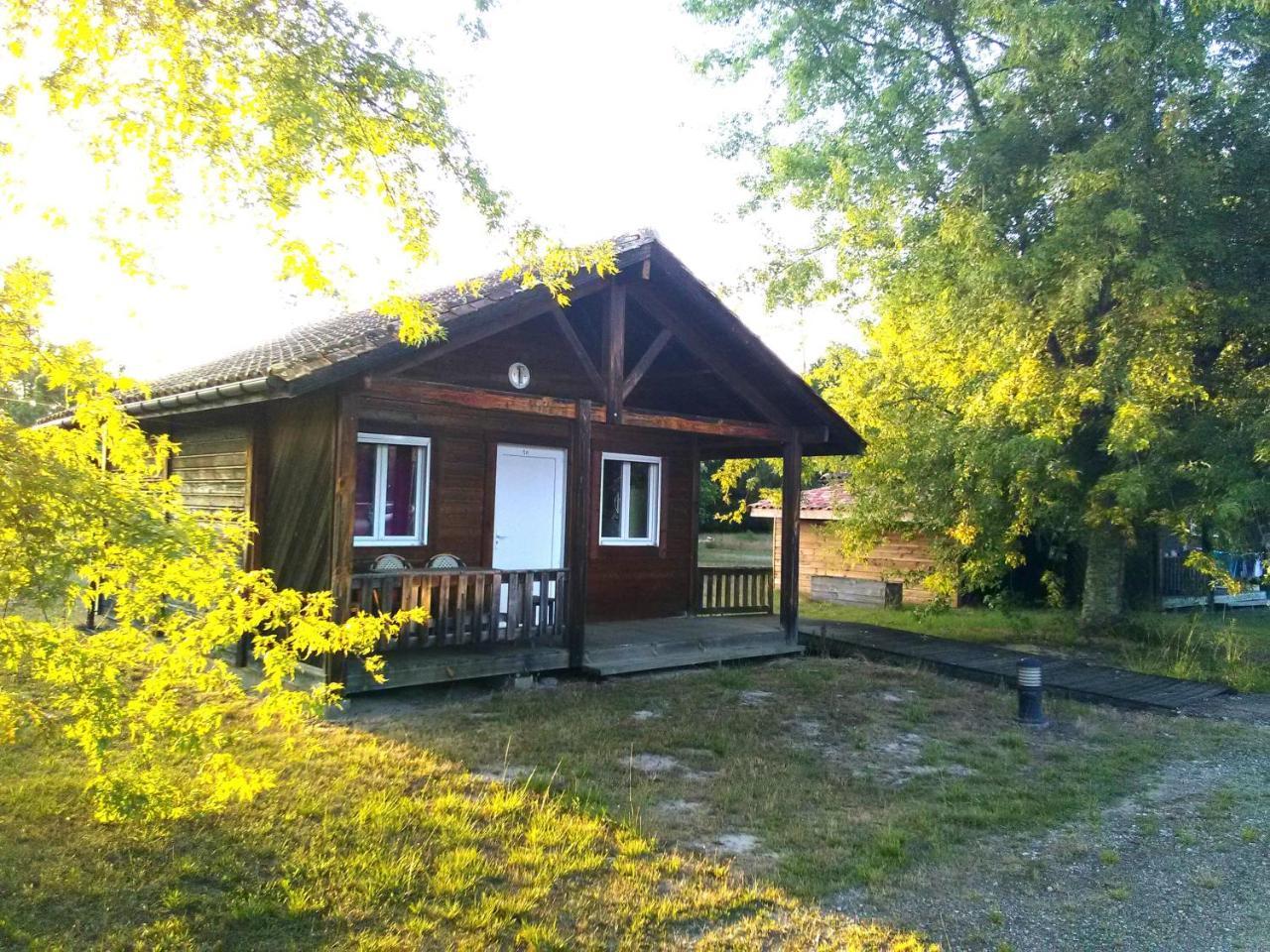 Camping Familial Les Chalets D'Uza Εξωτερικό φωτογραφία